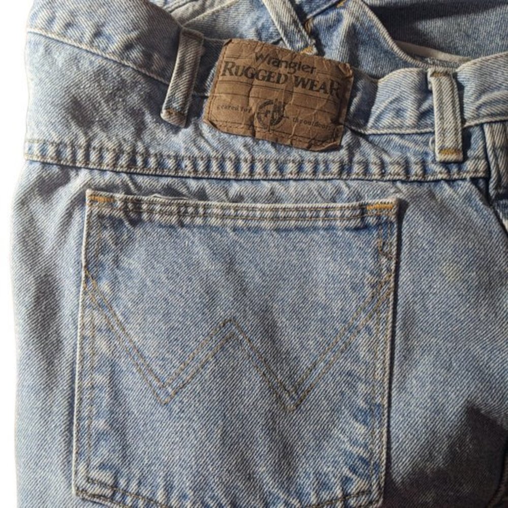 Vintage Wrangler Denim Shorts Men W Stitch Pocket Light Wash Size 45 Rugged Wear - Picture 4 of 6